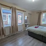 Big Double Bedroom Near Football And Cricket Ground And Railwaystation 59